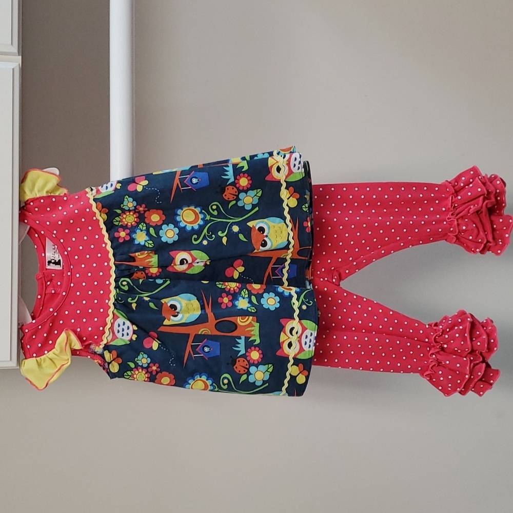 18 Mths Lillie & Londyn's Top/Ruffled Pants